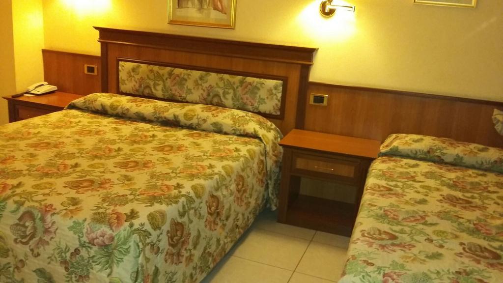 Hotel Malaga Avellino Ngoại thất bức ảnh