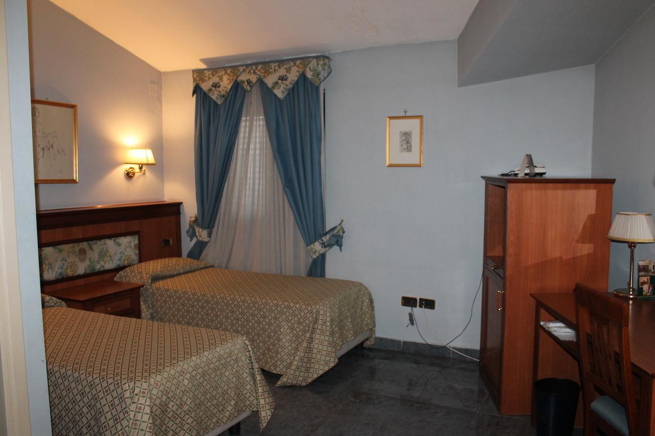 Hotel Malaga Avellino Ngoại thất bức ảnh