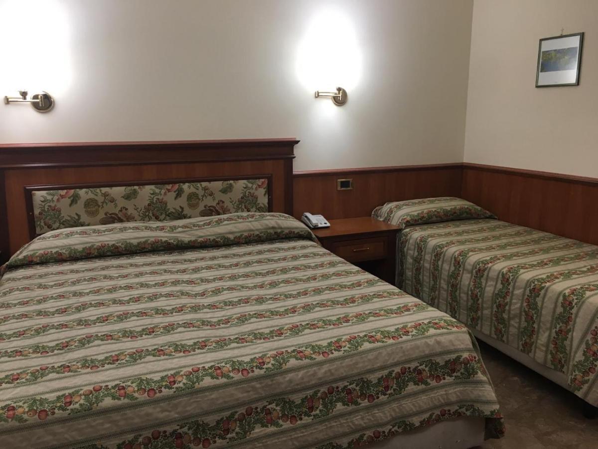 Hotel Malaga Avellino Ngoại thất bức ảnh